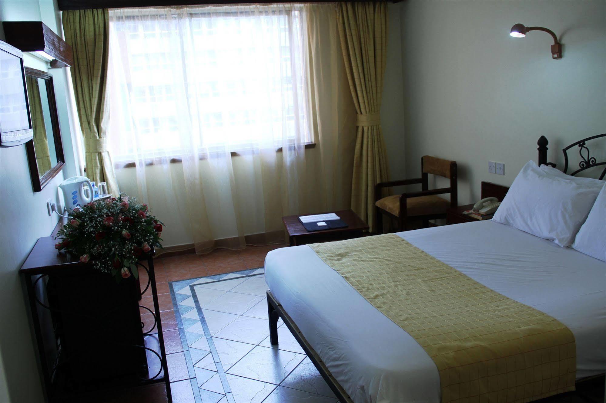 โรงแรมเมย์เฮาส์ 680 ไนโรบี ภายนอก รูปภาพ